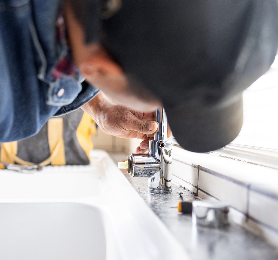 Travaux de Plomberie : Évacuation, Alimentation en Eau et Eau Chaude Sanitaire