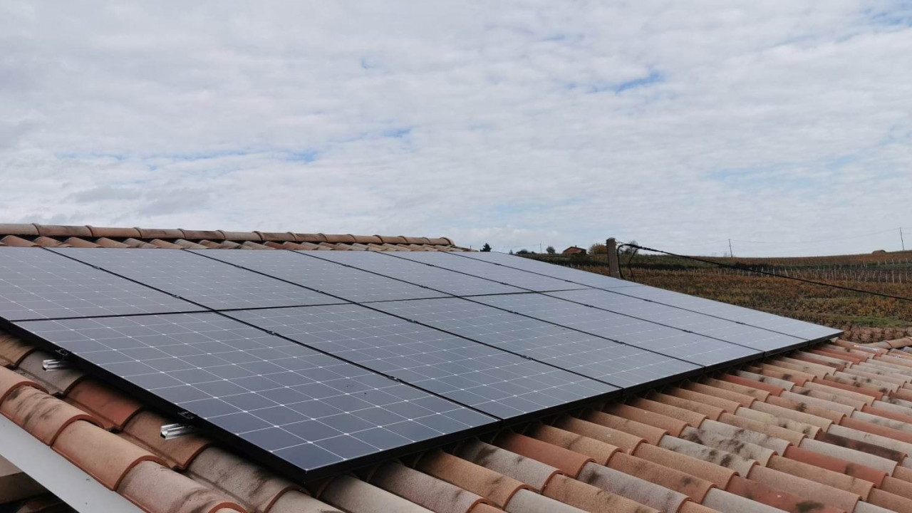 Installation photovoltaique à Saint Etienne la Varenne, à côté de Villefranche sur Saone