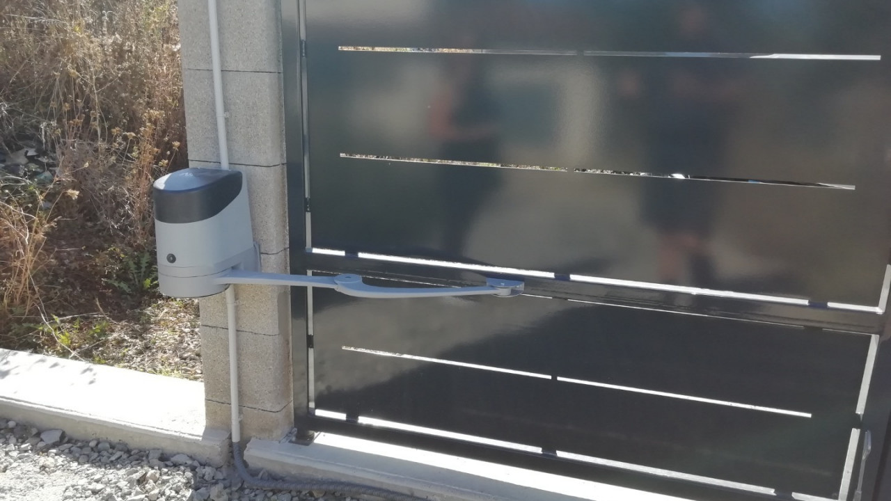 Installation d'une motorisation de portail à BELLEVILLE EN BEAUJOLAIS