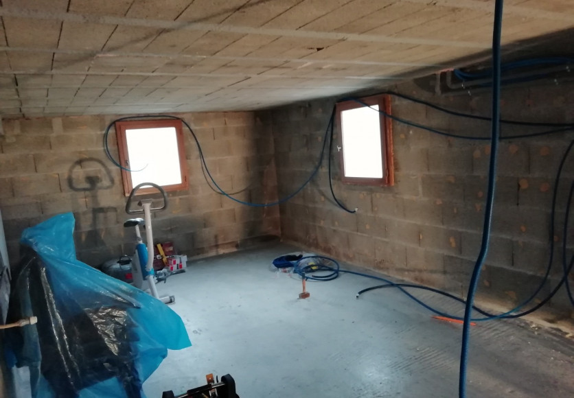 Aménagement d'un garage en local d'activité pour un cabinet d'osthéopathe à BELLEVILLE EN BEAUJOLAIS