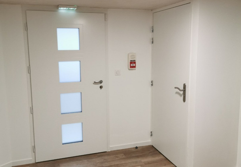 Aménagement d'un garage en local d'activité pour un cabinet d'osthéopathe à BELLEVILLE EN BEAUJOLAIS