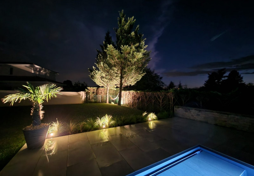 Installation éclairage extérieur pour une villa à côté de Lyon