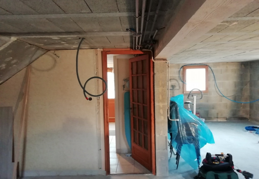 Aménagement d'un garage en local d'activité pour un cabinet d'osthéopathe à BELLEVILLE EN BEAUJOLAIS