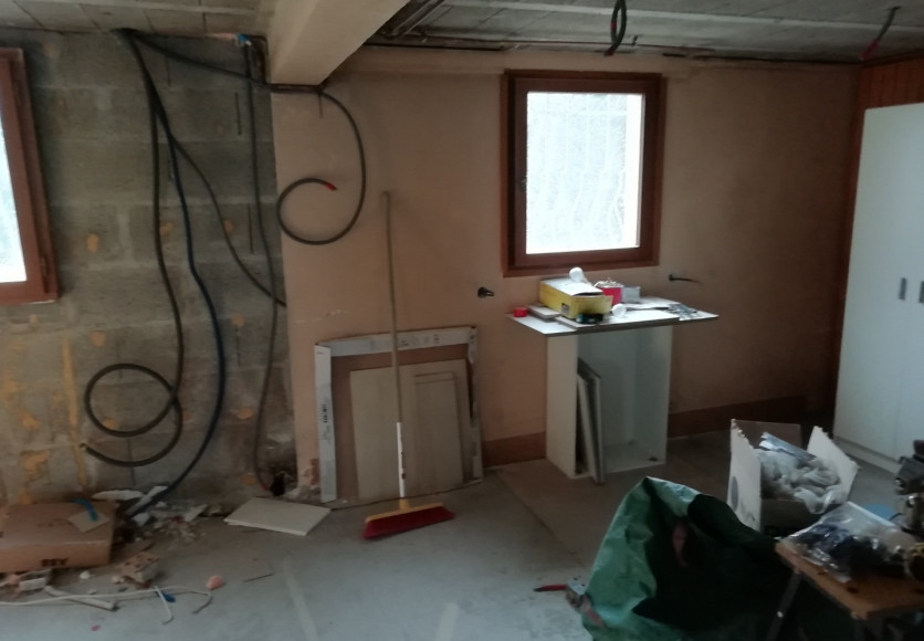 Aménagement d'un garage en local d'activité pour un cabinet d'osthéopathe à BELLEVILLE EN BEAUJOLAIS