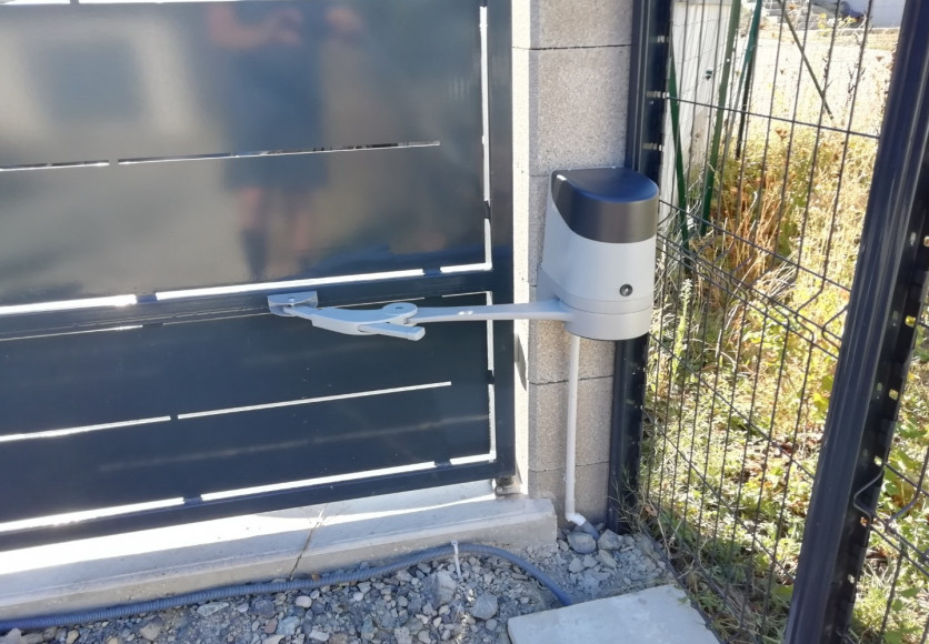 Installation d'une motorisation de portail à BELLEVILLE EN BEAUJOLAIS