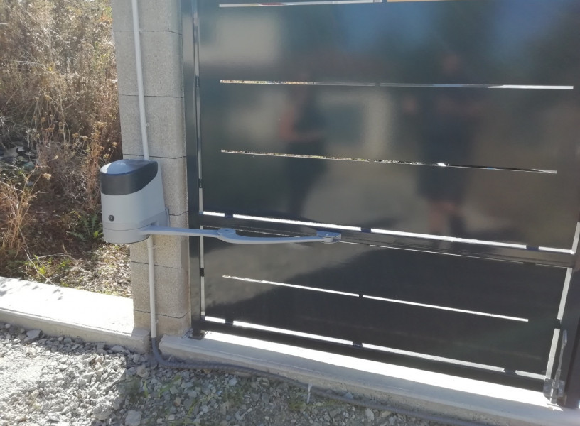 Installation d'une motorisation de portail à BELLEVILLE EN BEAUJOLAIS