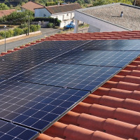 Installation de modules photovoltaïques à Brussieu